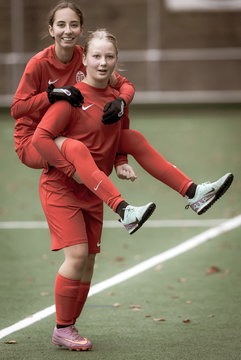 Bild 27 - wCJ VfL Pinneberg - Eimsbuettler TV : Ergebnis: 0:3